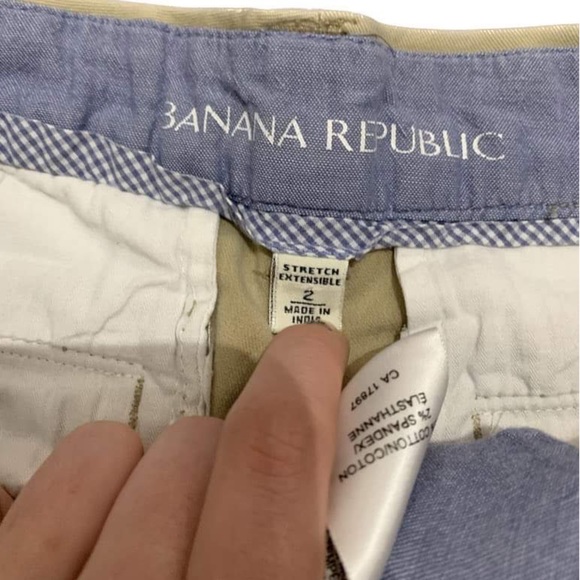 Banana Republic Mid Rise Khaki Brown Shorts - Picture 2 of 2